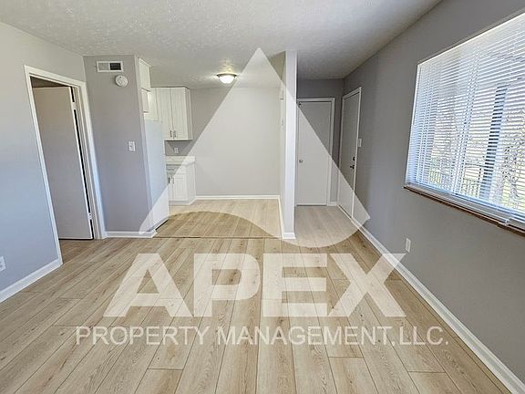 5th image of 2927 Whittle Springs Rd APT 5