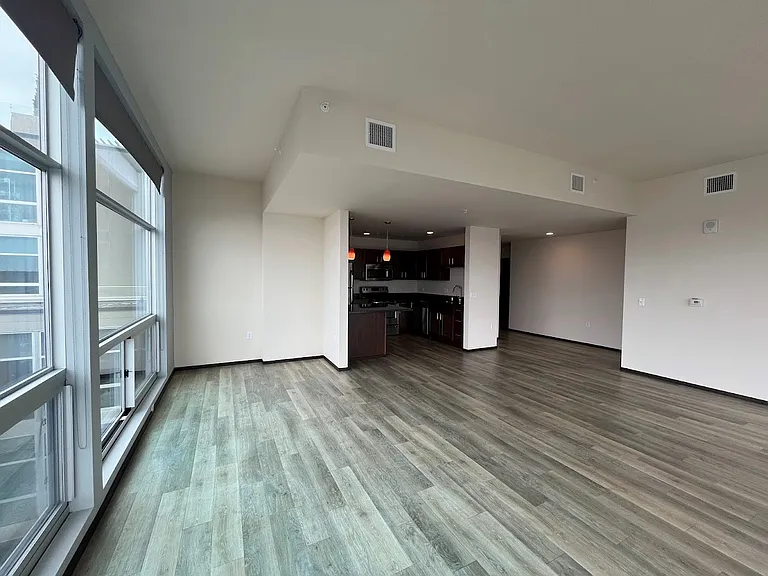 Galaxie High Rise Apartments — Photo 167