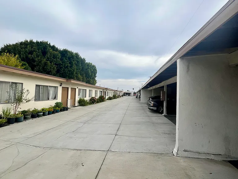 16640 Crenshaw — Photo 1
