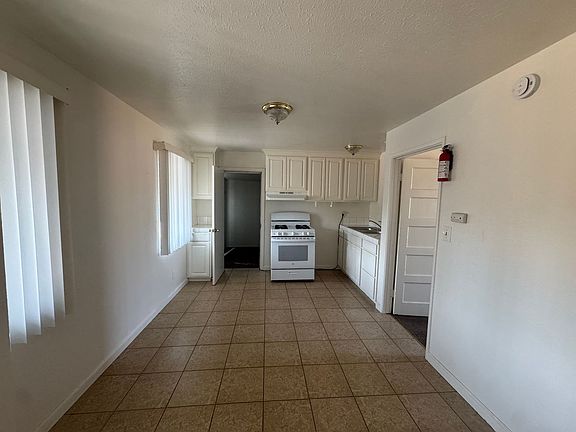 4th image of 4006 Mennes Ave #3/4