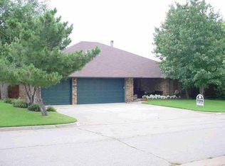 208 Tumbleweed Dr, Yukon, OK 73099