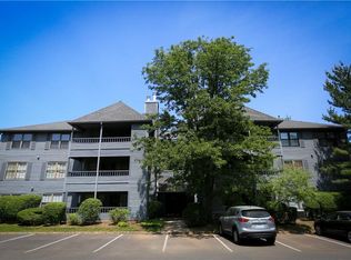 812 Woodhaven Dr #812, Edison, NJ