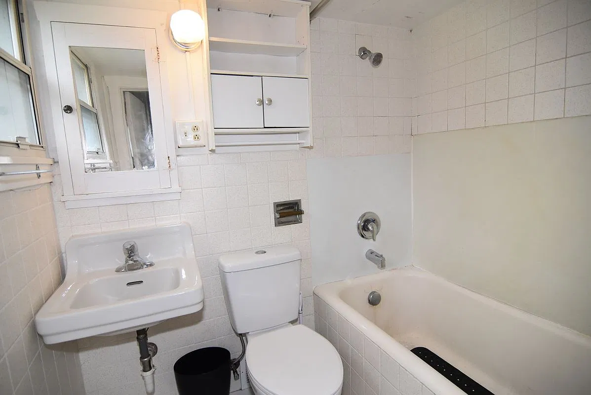 1 bed, 1.0 bath, 900 sqft, $975 — Photo 4