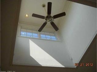 390 Narrow Ln, Orange, CT 06477