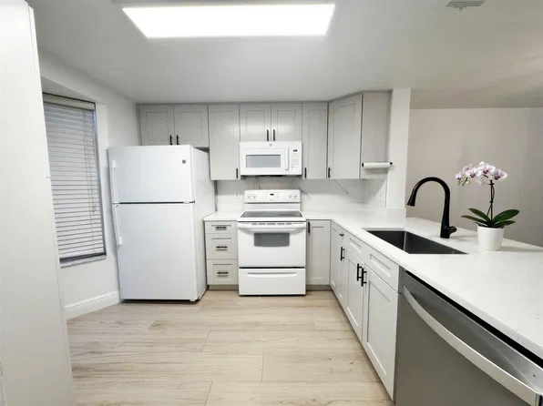153 SW 3rd St, Pompano Beach, FL 33060