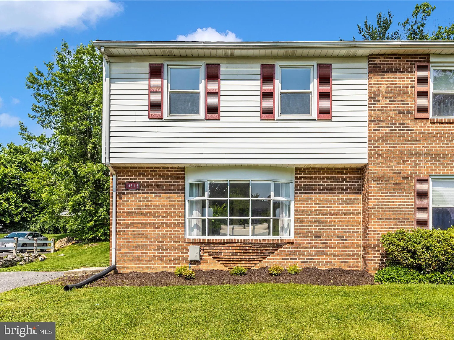 10912 Rosewood Dr photo 1