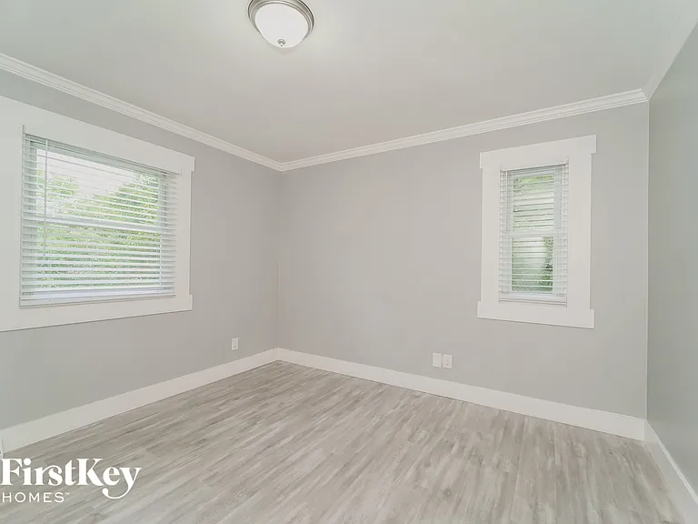 4039 Seaforth Dr — Photo 12