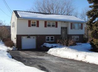 28 Hawthorne Dr, Monroe, NY