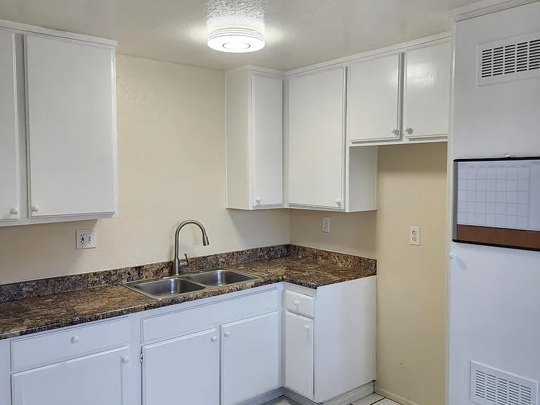 745 S Lark Ellen Ave — Photo 8