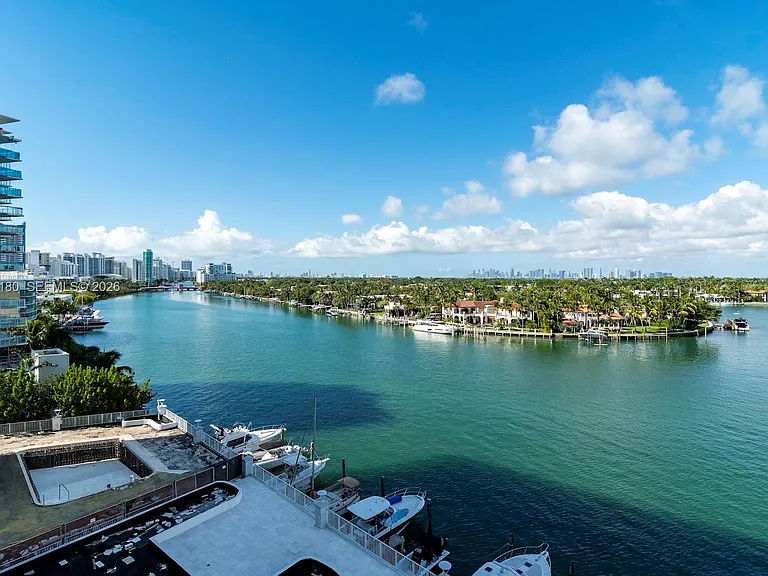 6770 Indian Creek Dr #8L — Photo 3