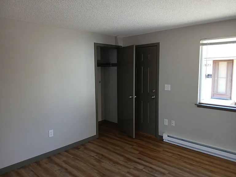 1827 E Glass Ave — Photo 8
