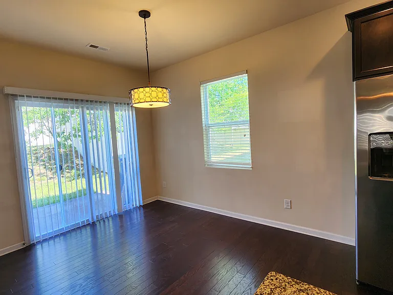 508 Knothole Ln — Photo 5