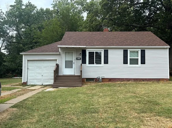 417 Fieldcrest Dr, Pittsburg, KS 66762
