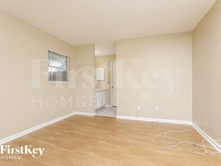 240 Donegal Ave — Photo 8