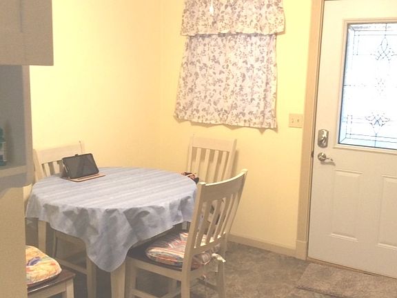 5th image of 23 Cherry Hill Ct #124