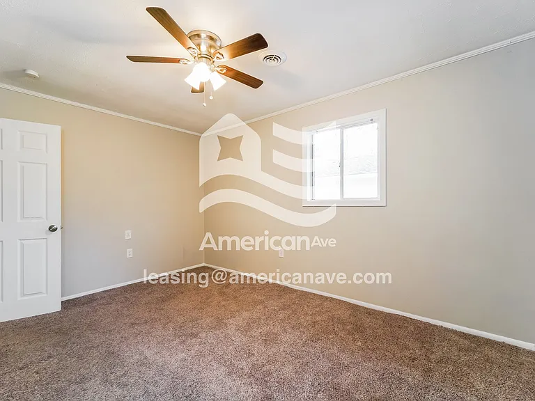 558544_008_wm_-_main_bedroom_13544110.jpg