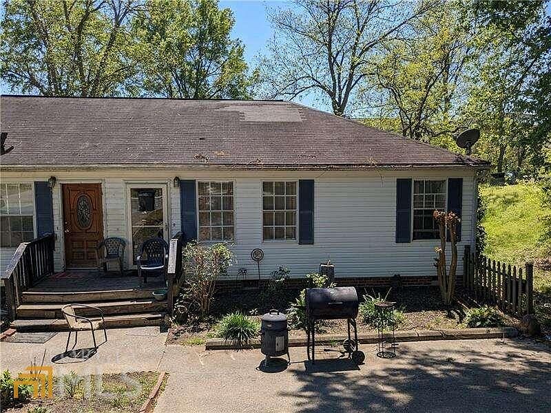1st image of 324 Roosevelt Cir NE