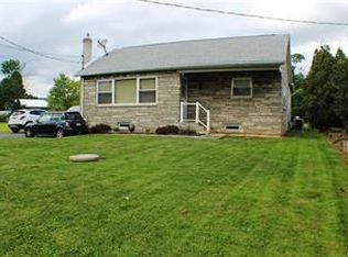 4410 Lehigh Dr, Walnutport, PA 18088