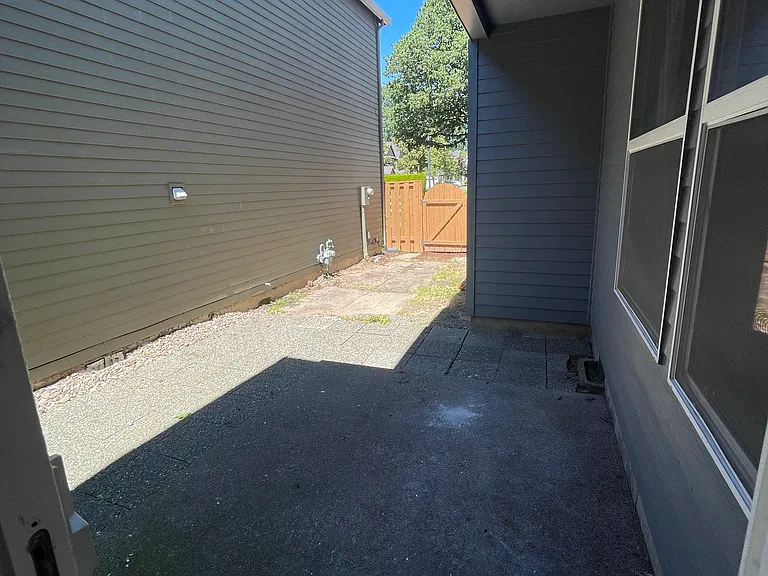 20773 SW Murphy Ln — Photo 10
