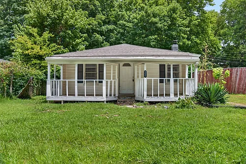 141 W Rossview Rd Photo 1 141 W Rossview Rd Photo 1