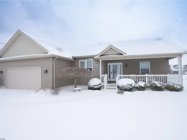 6482 Bay Meadow Ct, Austintown, OH 44515
