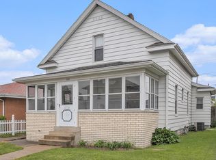 715 W 7th St, Mishawaka, IN