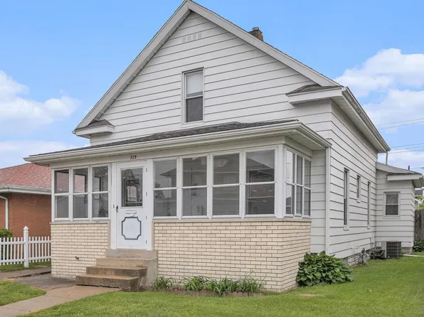 715 W 7th St, Mishawaka, IN 46544