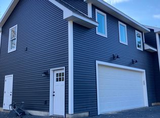 50 Bourgea Ln, Shelburne, VT 05482