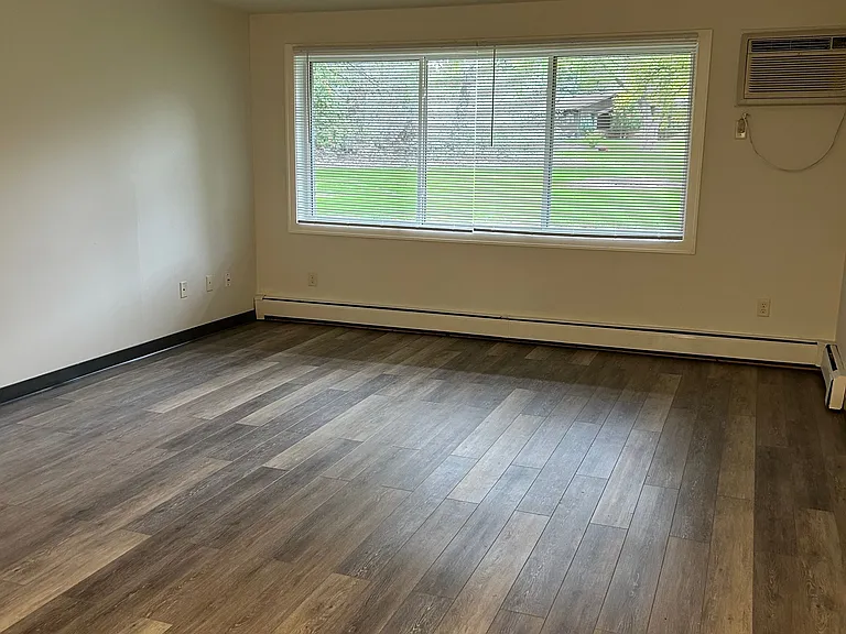 Tradewinds Apartments — Photo 34