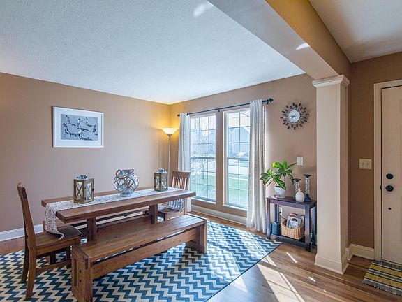 3rd image of 1801 Royal Oak Dr