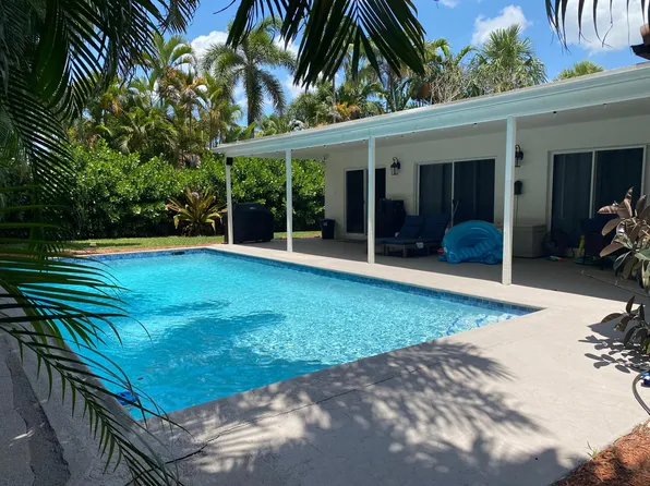 6462 Woodbury Rd, Boca Raton, FL 33433