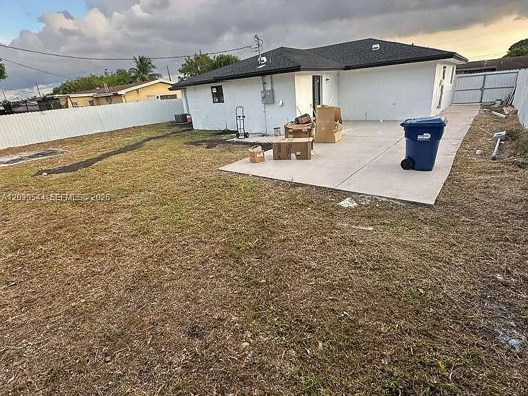 2041 NW 190th Ter — Photo 16