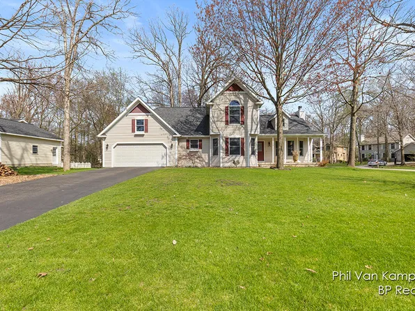 7458 Hidden Forest Dr, Hudsonville, MI 49426
