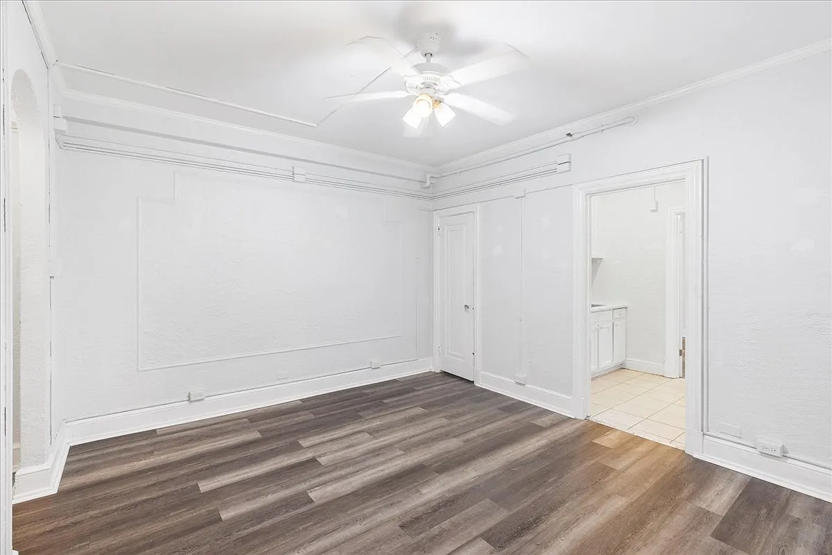 37 South Iowa Avenue #5D (EHT) - 5D — Photo 3