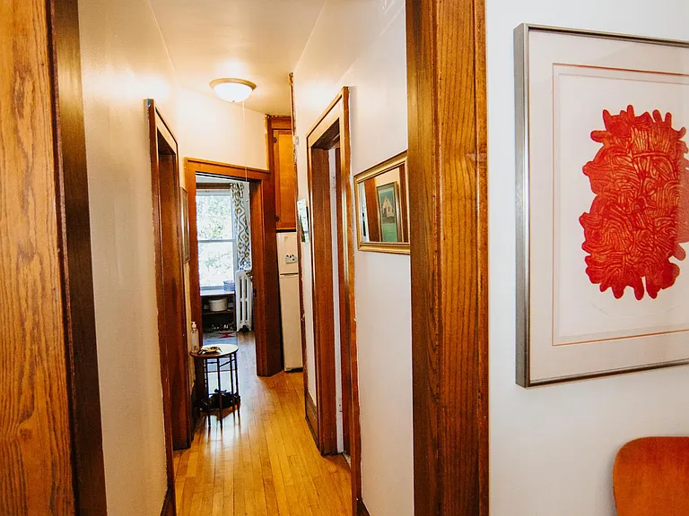 137 Fairview Ave N #4 — Photo 4