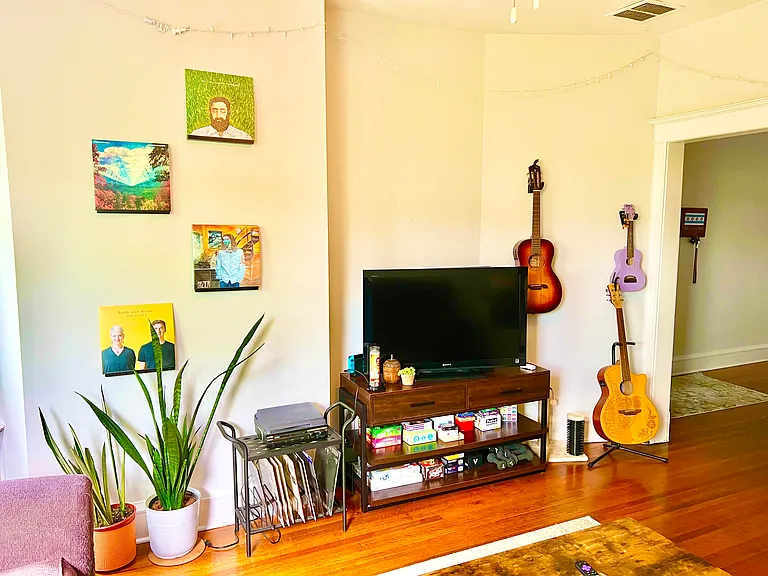 903 W Sheridan Rd #3 — Photo 3