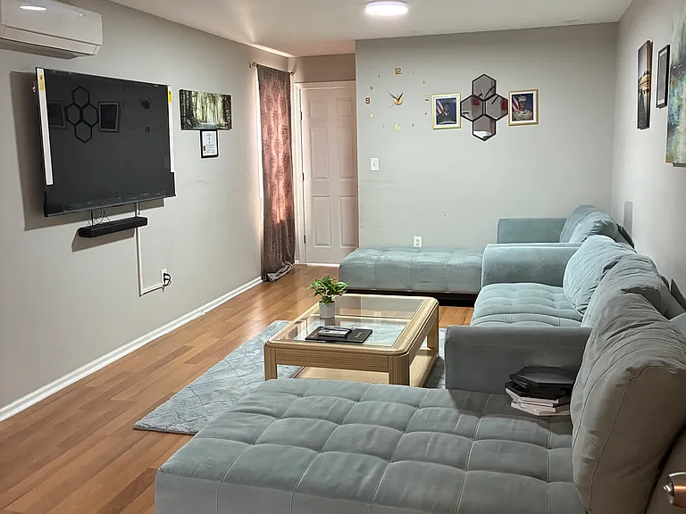 70 Port Ave #G — Photo 4