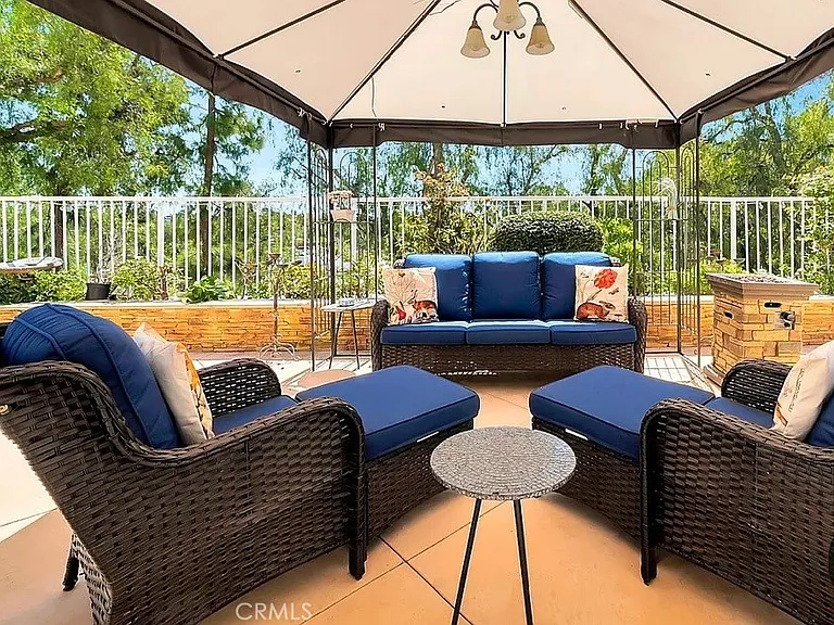 34 Santa Monica St — Photo 21