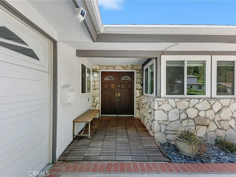 22951 Austin St — Photo 2