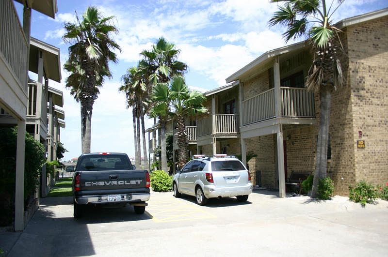 1st image of 15217 Leeward Dr