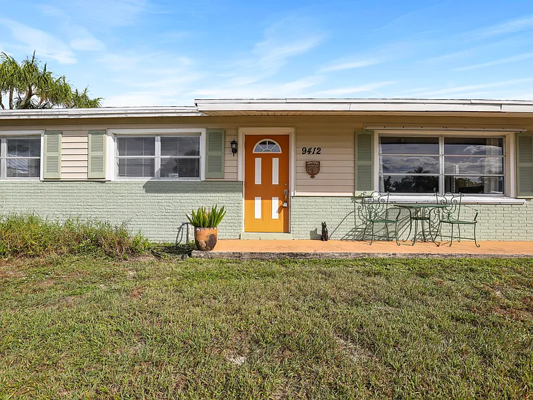 9412 Bellewood St — Photo 1
