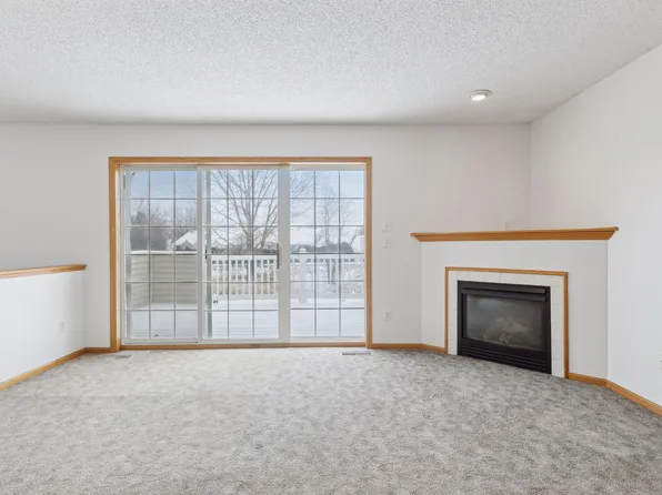 4806 Grenwich Rd N, Oakdale, MN 55128
