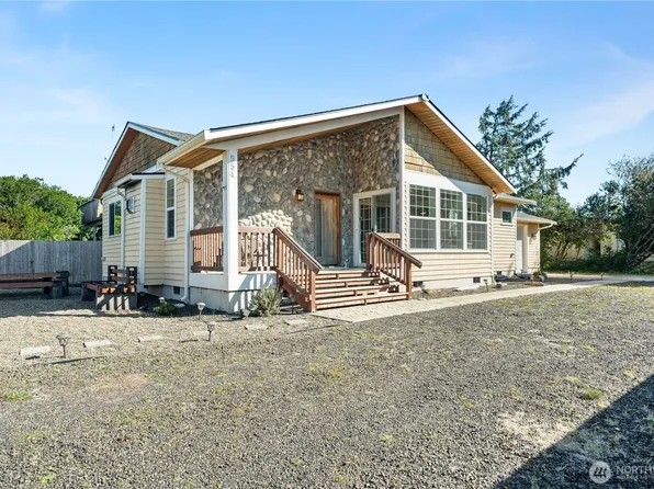 554 Ocean Shores Boulevard NW, Ocean Shores, WA 98569