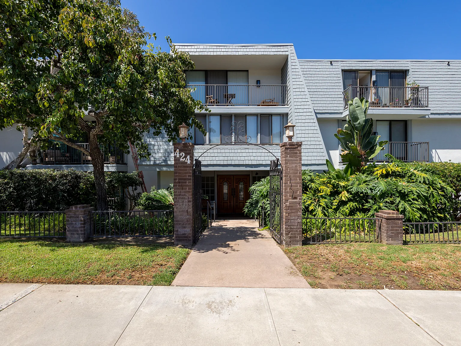 2 bed, 1201 sqft, $6,950 — Photo 2