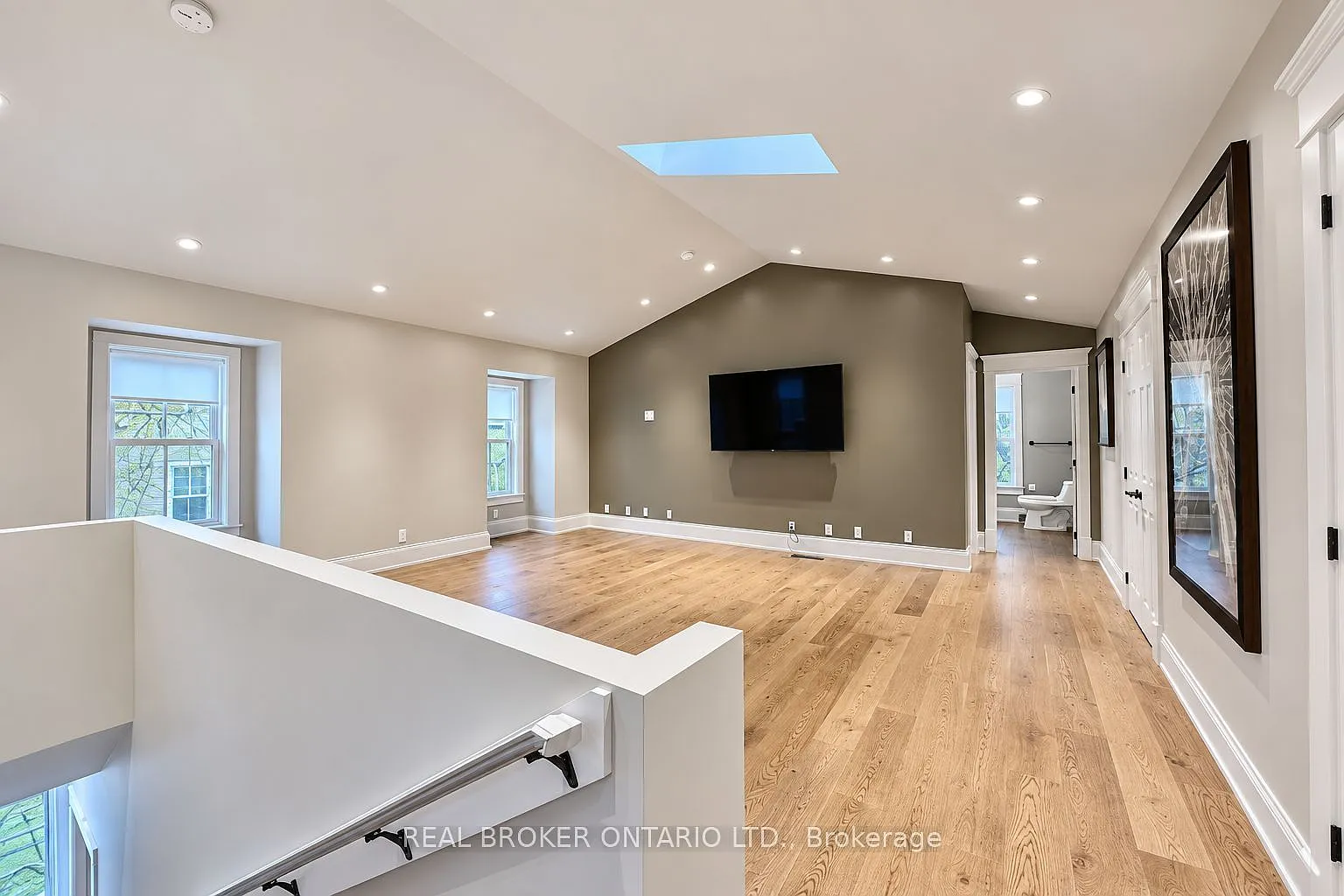 2 bed, $2,800 — Photo 3