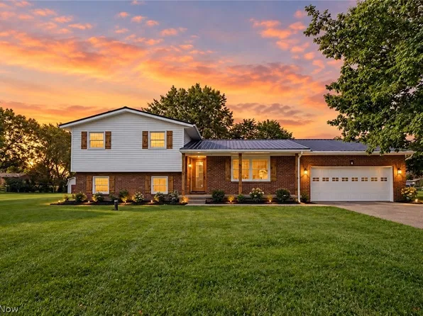 1232 Canyon St NE, Uniontown, OH 44685