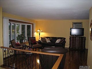 3rd image of 304 Sunrise Dr