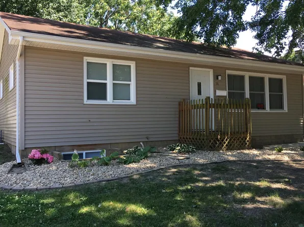 14 Delaine Dr, Normal, IL 61761