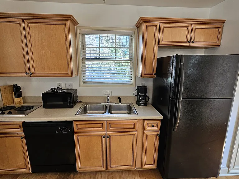 1281 Barnes St NW #A — Photo 5