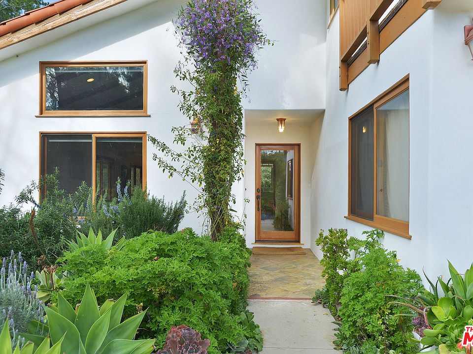 1st image of 2638 Ladybird Dr